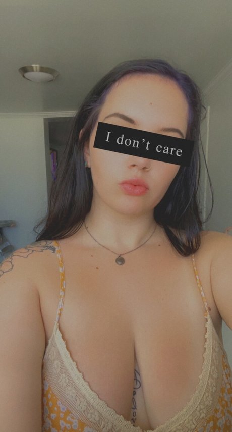 Naakte gelekte OnlyFans-foto van Bby