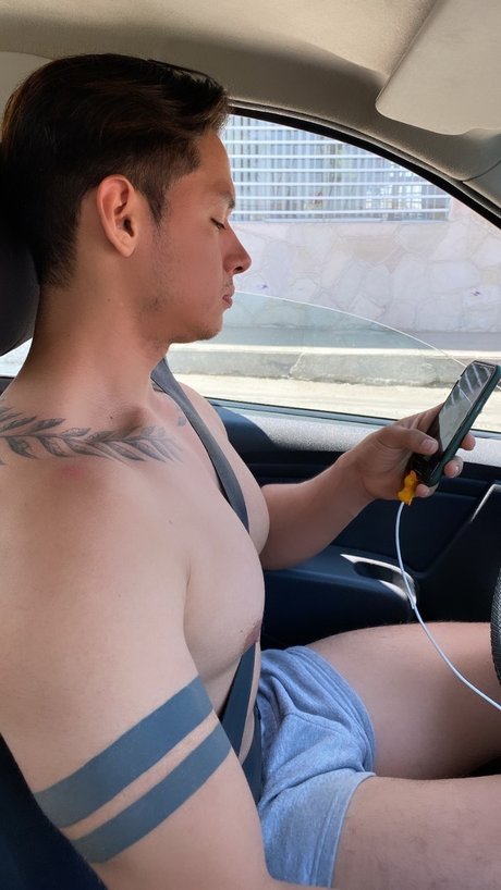 Nahá fotka uniklých OnlyFans od Maxxxdylan