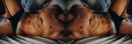 Nahá fotka uniklých OnlyFans od Maximus Marquez