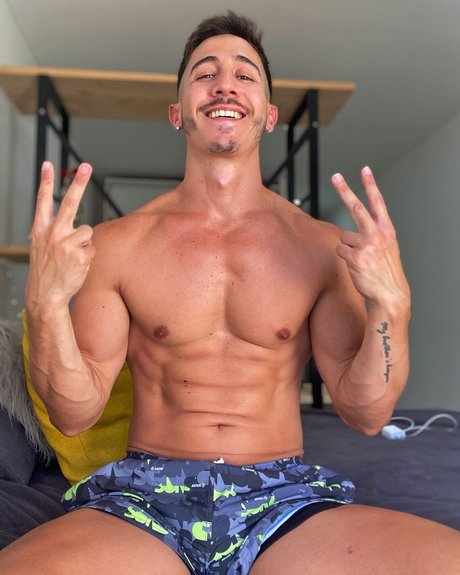 Foto nua vazada do OnlyFans de Joan Wolfie  0  