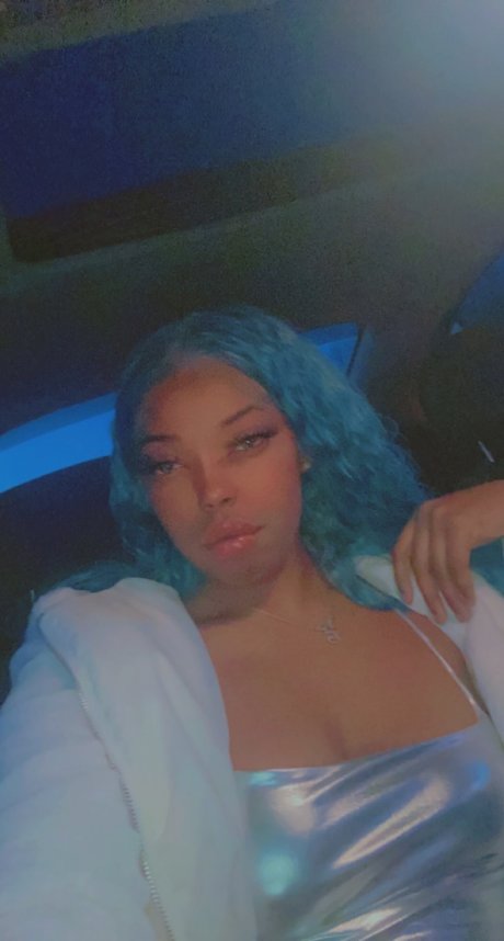 Alasti lekkinud OnlyFans-i pilt Mesosweet