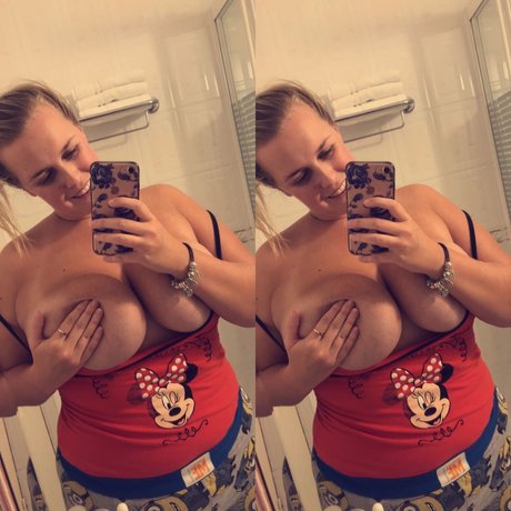 Alaston vuotanut OnlyFans-kuva 