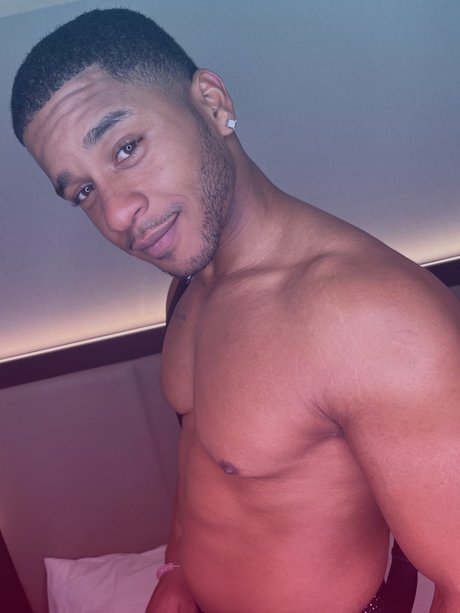 Nahá fotka uniklých OnlyFans od Mercury Luciano