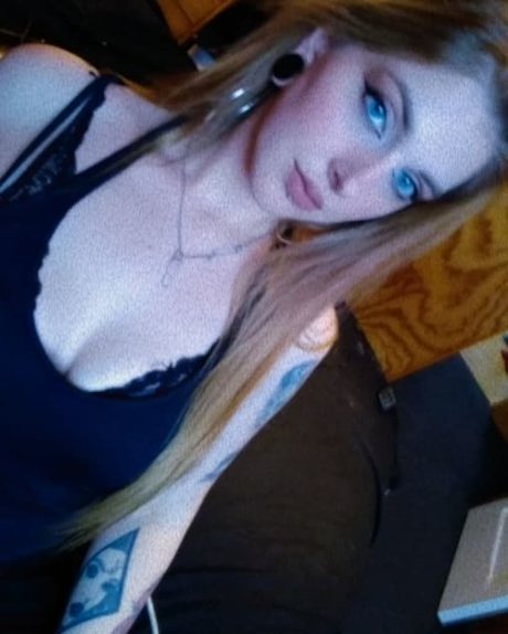 Alaston vuotanut OnlyFans-kuva Memjay95