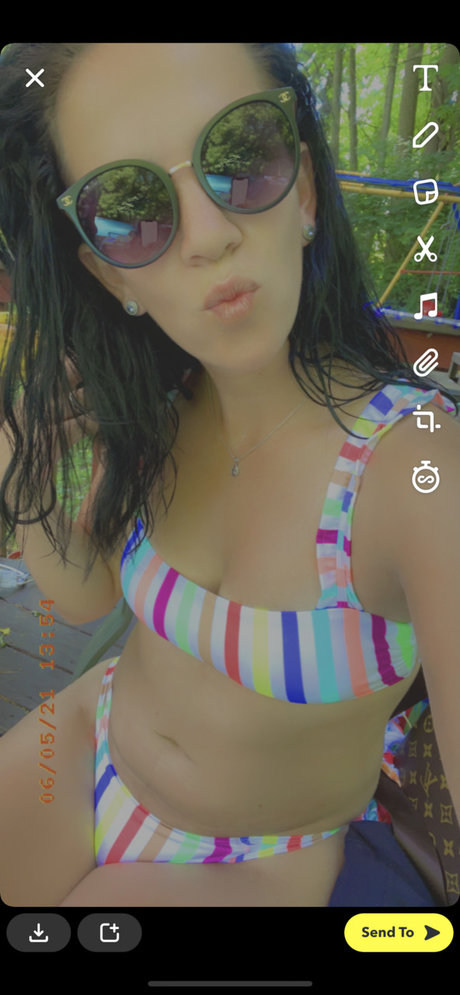 Nacktes geleaktes OnlyFans-Foto von Meme