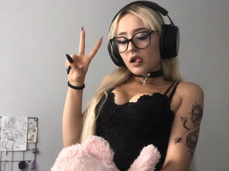 Naken läckt OnlyFans-bild av 6d6vil6