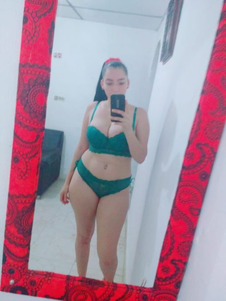 Naakte gelekte OnlyFans-foto van Keisymartinez
