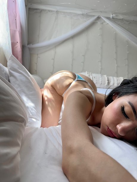 Naken lekkede OnlyFans-bilde av Bee
