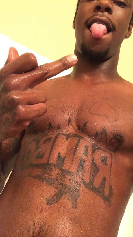 Nahá fotka uniklých OnlyFans od Almighty Rambo