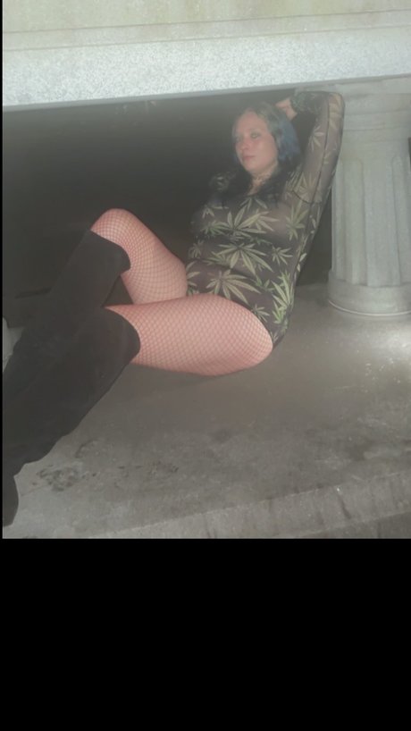 Alaston vuotanut OnlyFans-kuva Megan Leray