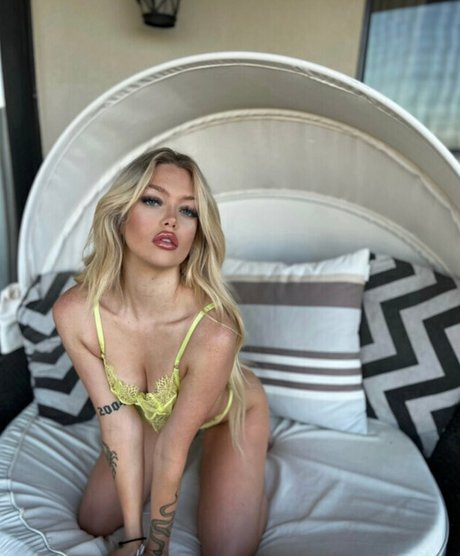 Nahá fotka uniklých OnlyFans od Vanessawet18