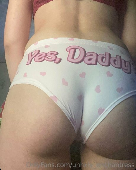 Nahá fotka uniklých OnlyFans od Unhxlyenchantress