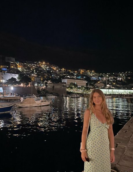 Nahá fotka uniklých OnlyFans od Elsbels24