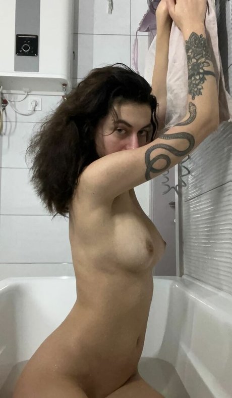 Naken läckt OnlyFans-bild av Unrealspicegirl