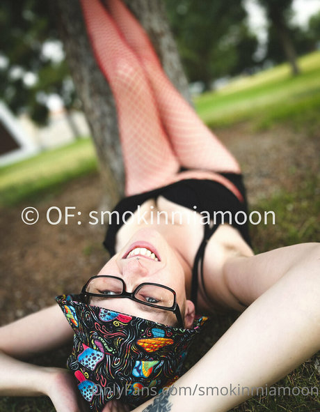 Nahá fotka uniklých OnlyFans od Smokinmiamoon