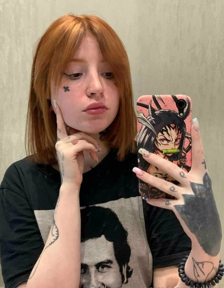 Nahá fotka uniklých OnlyFans od Brattyauroravip