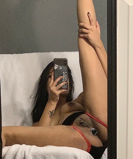 Nahá fotka uniklých OnlyFans od Paintjunkhunny