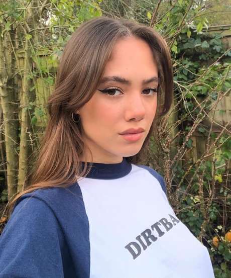 Nagie wyciekłe zdjęcie OnlyFans od Saoirse Alicia Behzadi