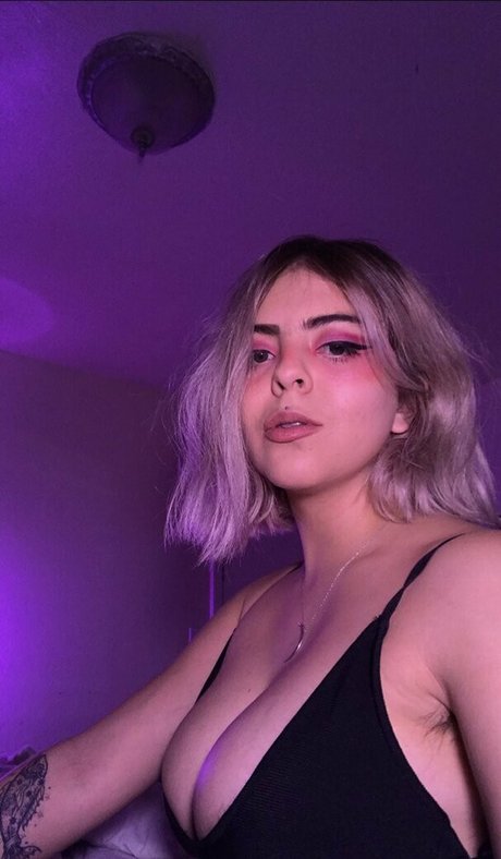 Naakte gelekte OnlyFans-foto van Dailydaisy