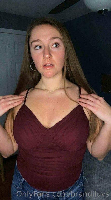 Alaston vuotanut OnlyFans-kuva Brandiluvs