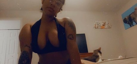 Nahá fotka uniklých OnlyFans od Elusivemulatto