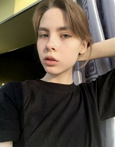 Alasti lekkinud OnlyFans-i pilt Mirtaworld
