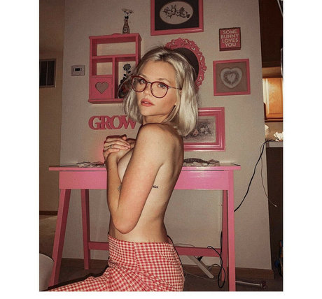 Nahá fotka uniklých OnlyFans od Forgetsarah