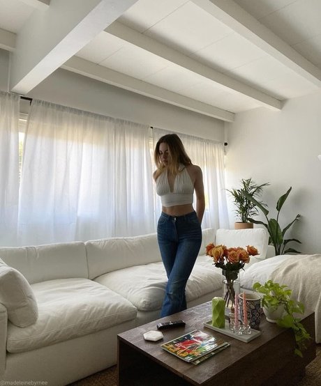 Nahá fotka uniklých OnlyFans od Madeleine Byrne