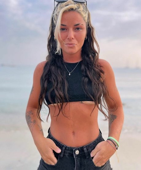 Nahá fotka uniklých OnlyFans od Delfi Granatto
