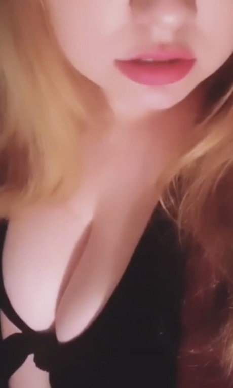Naken lekkede OnlyFans-bilde av Supanintendogirl