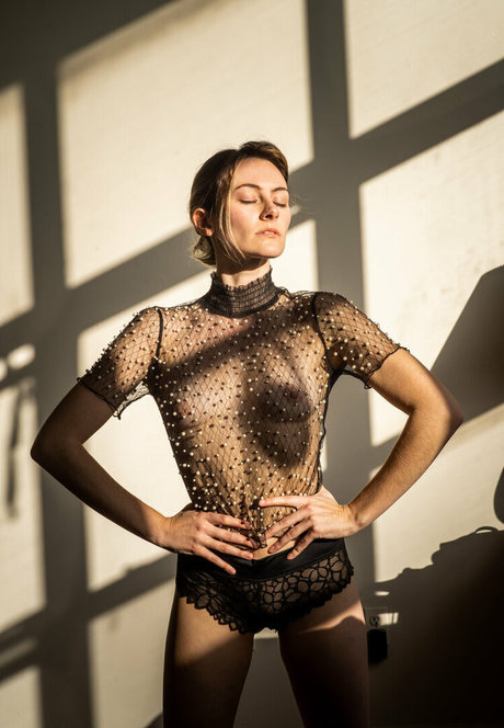 Naakte gelekte OnlyFans-foto van Jessie Flowers