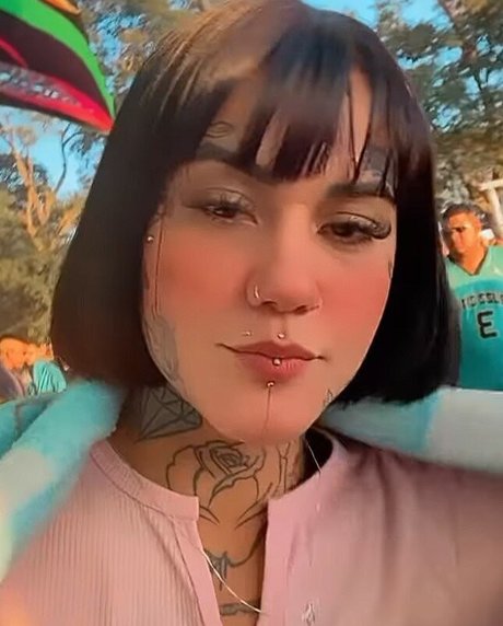 Foto di nudo di fuga di OnlyFans di Evelyn Mirelly