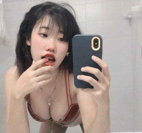 Nacktes geleaktes OnlyFans-Foto von Tarnapii