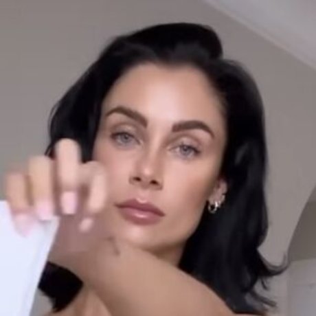 Alasti lekkinud OnlyFans-i pilt Cally Jane Beech