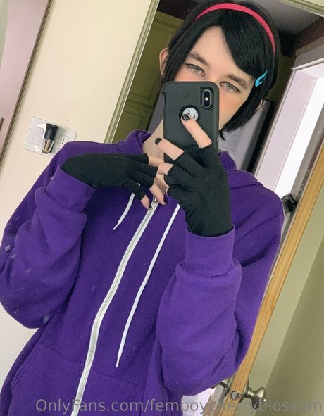 Femboycherryblossom