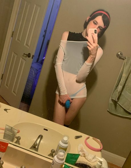 Femboycherryblossom