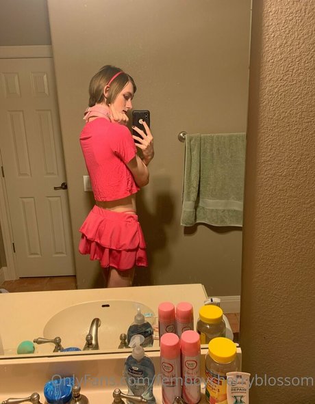 Femboycherryblossom