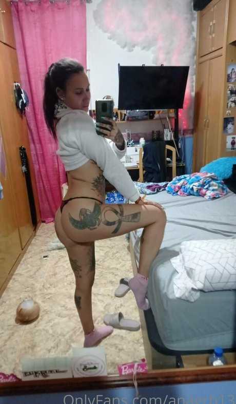 Nahá fotka uniklých OnlyFans od Anagrb13