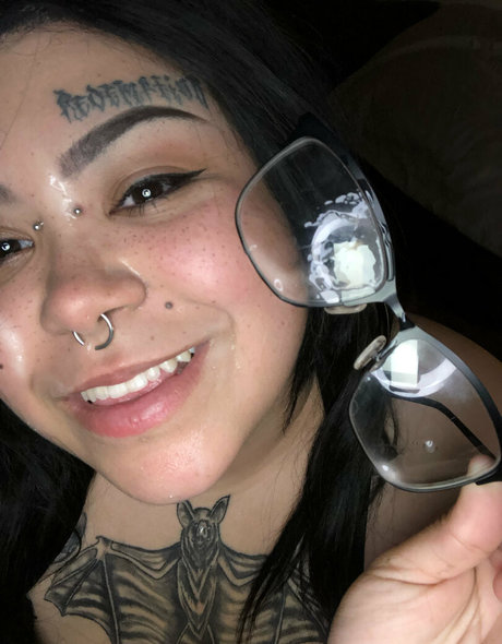 Naken läckt OnlyFans-bild av Gorewhore