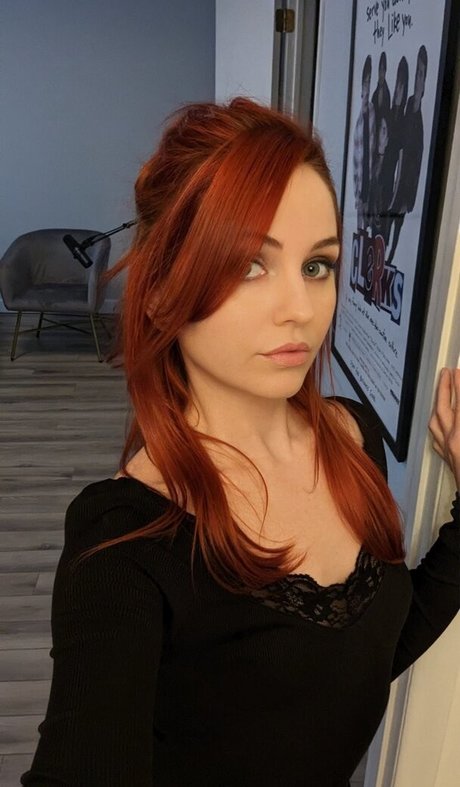 Naken lekkede OnlyFans-bilde av Xia Anderson