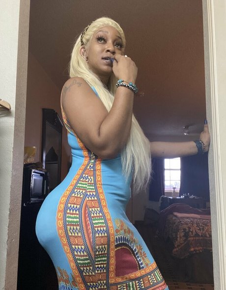 Nahá fotka uniklých OnlyFans od Candie Foxx