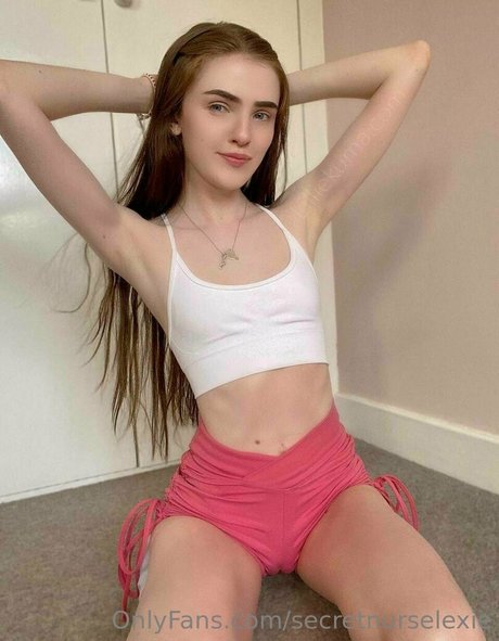 Nahá fotka uniklých OnlyFans od Secretnurselexie