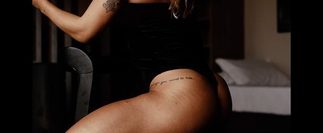 Foto nua vazada do OnlyFans de Julia Chitarra