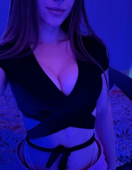 Naken lekkede OnlyFans-bilde av Mia Brown