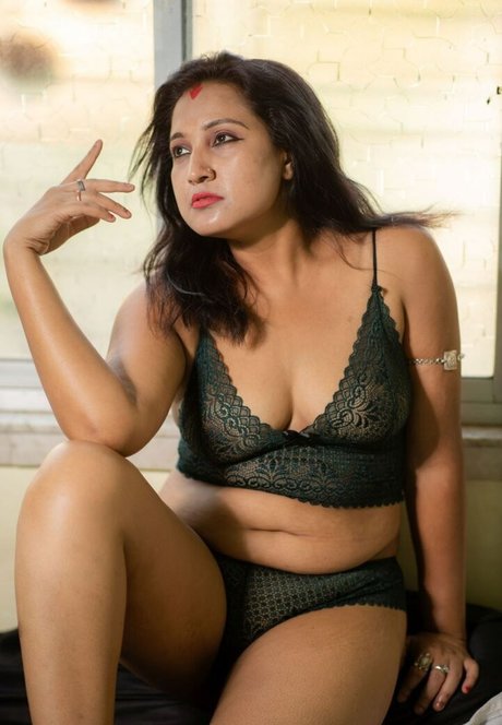 Mili Debnath Nude OnlyFansリークヌード写真