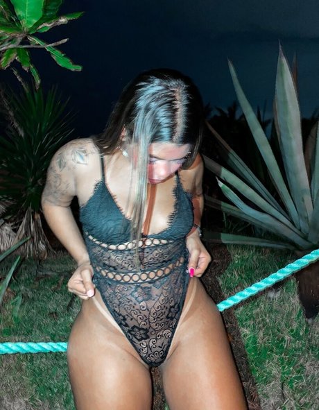 Alaston vuotanut OnlyFans-kuva Kamille Dias