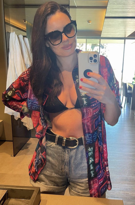Nahá fotka uniklých OnlyFans od Sarah Story