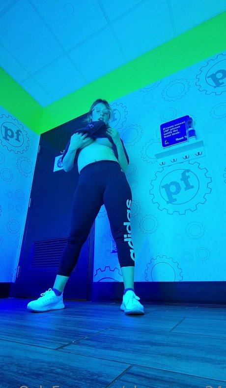 Nahá fotka uniklých OnlyFans od Alexxrenee24