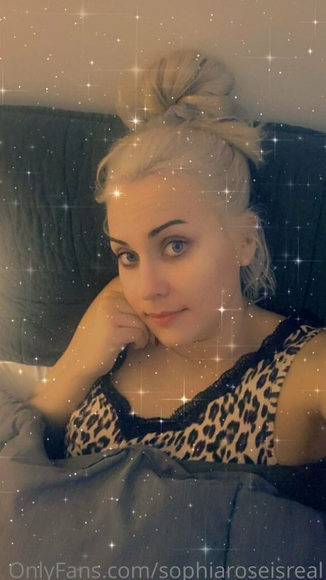 Foto desnuda filtrada de OnlyFans de Sophiaroseisreal