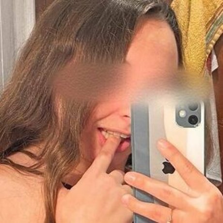Alasti lekkinud OnlyFans-i pilt Babyevaofficial